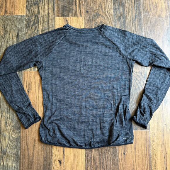 Nike Dri-FIT Running Top Women’s M Black Long Sleeve Thumb Holes Zip Pocket - Picture 2 of 4